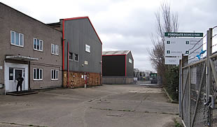 Warehouse with offices and parking in Belvedere