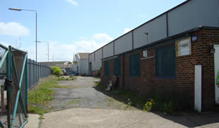 Large warehouse TO LET in Mulberry Business Park